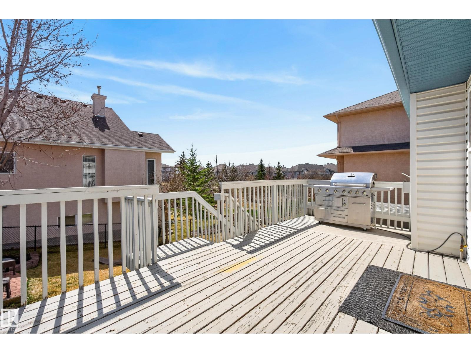 10807 6 AV SW — photo 57