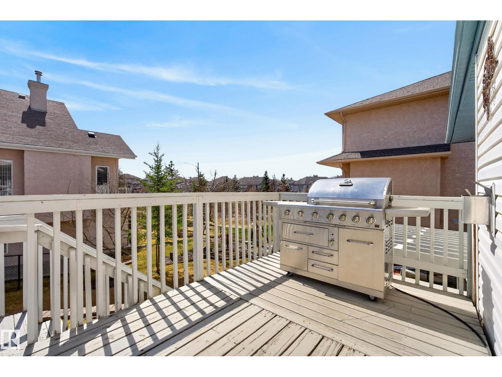 10807 6 AV SW — photo 58