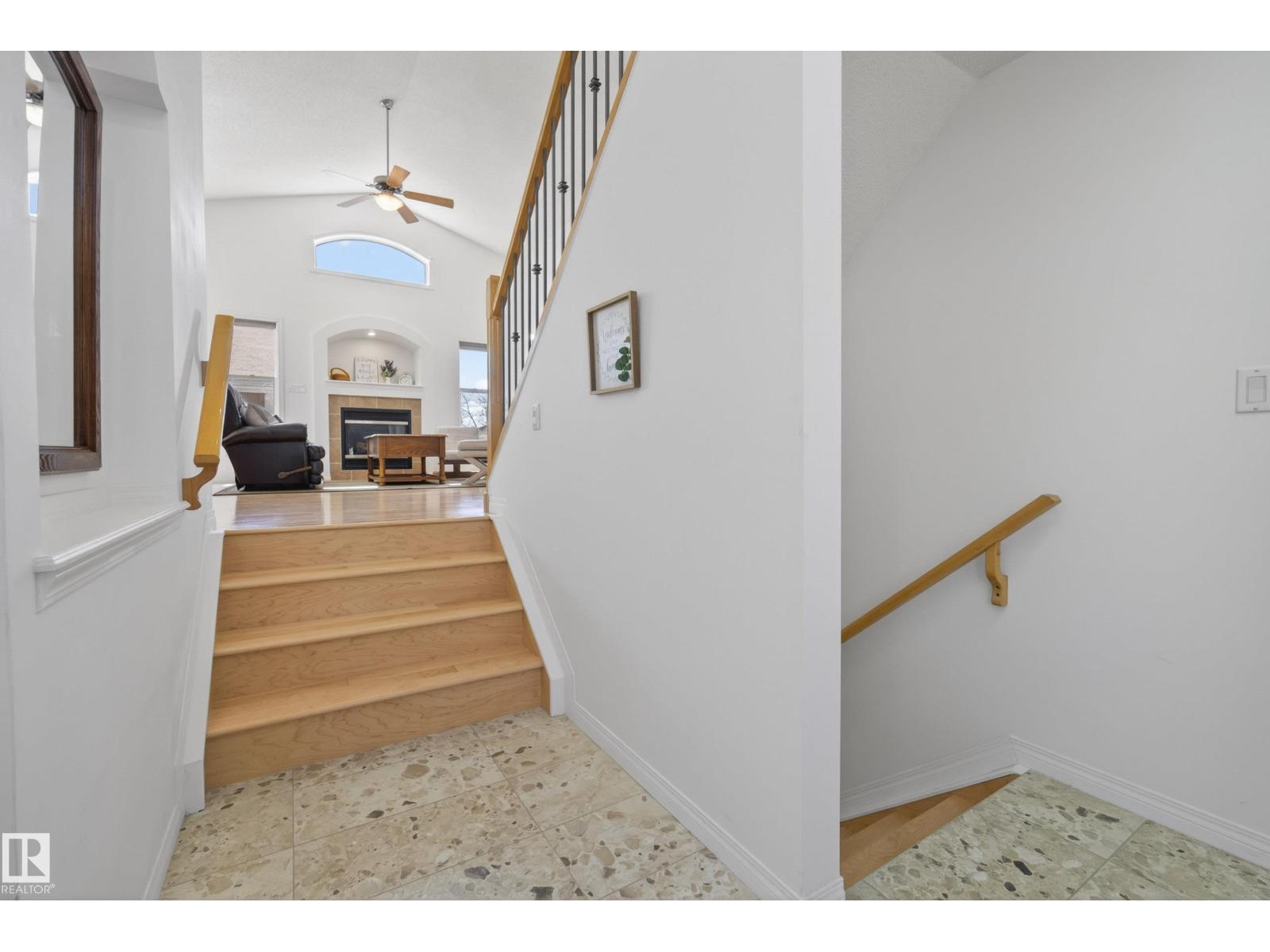10807 6 AV SW — photo 9