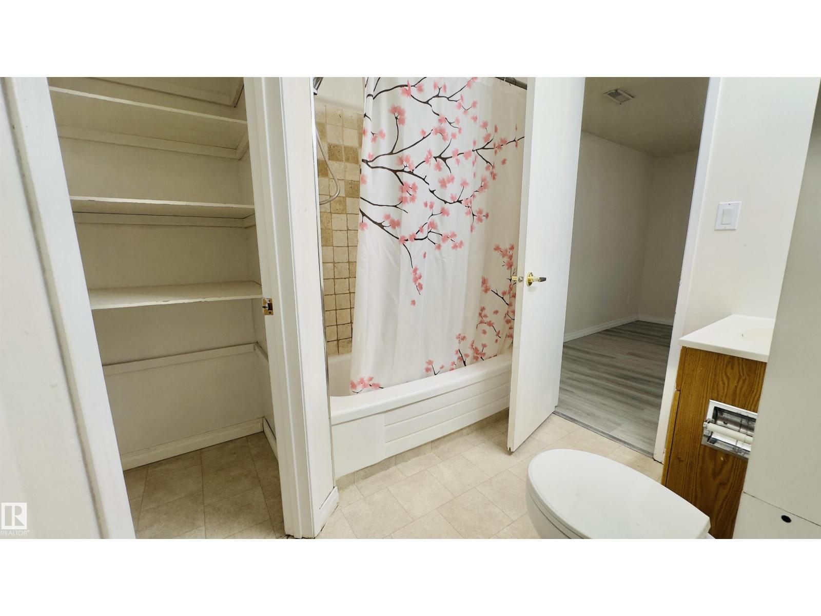 3609 43 AV NW — photo 12