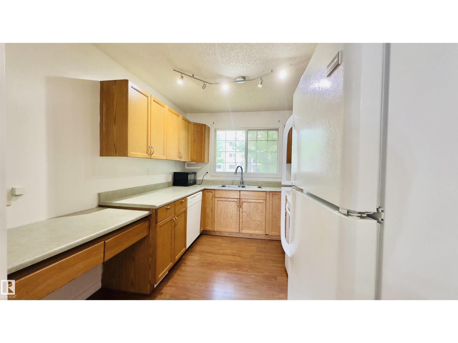 3609 43 AV NW — photo 14