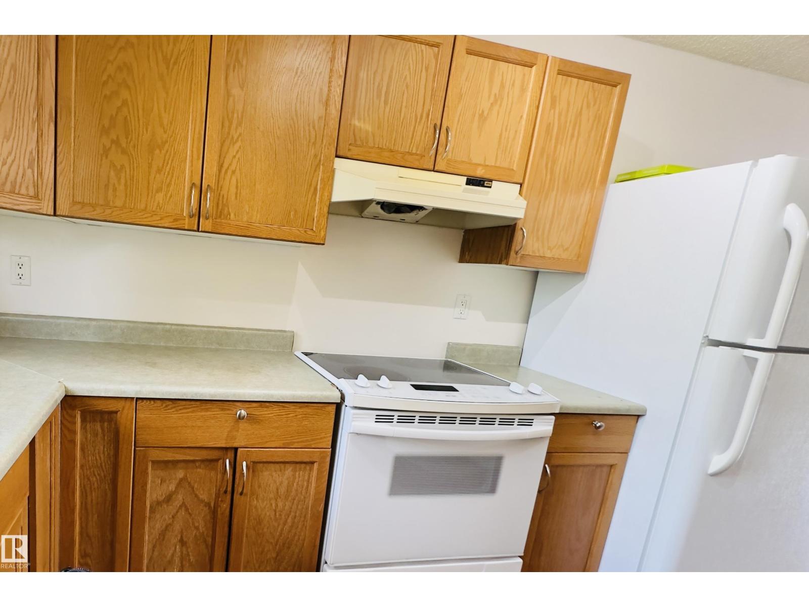 3609 43 AV NW — photo 15