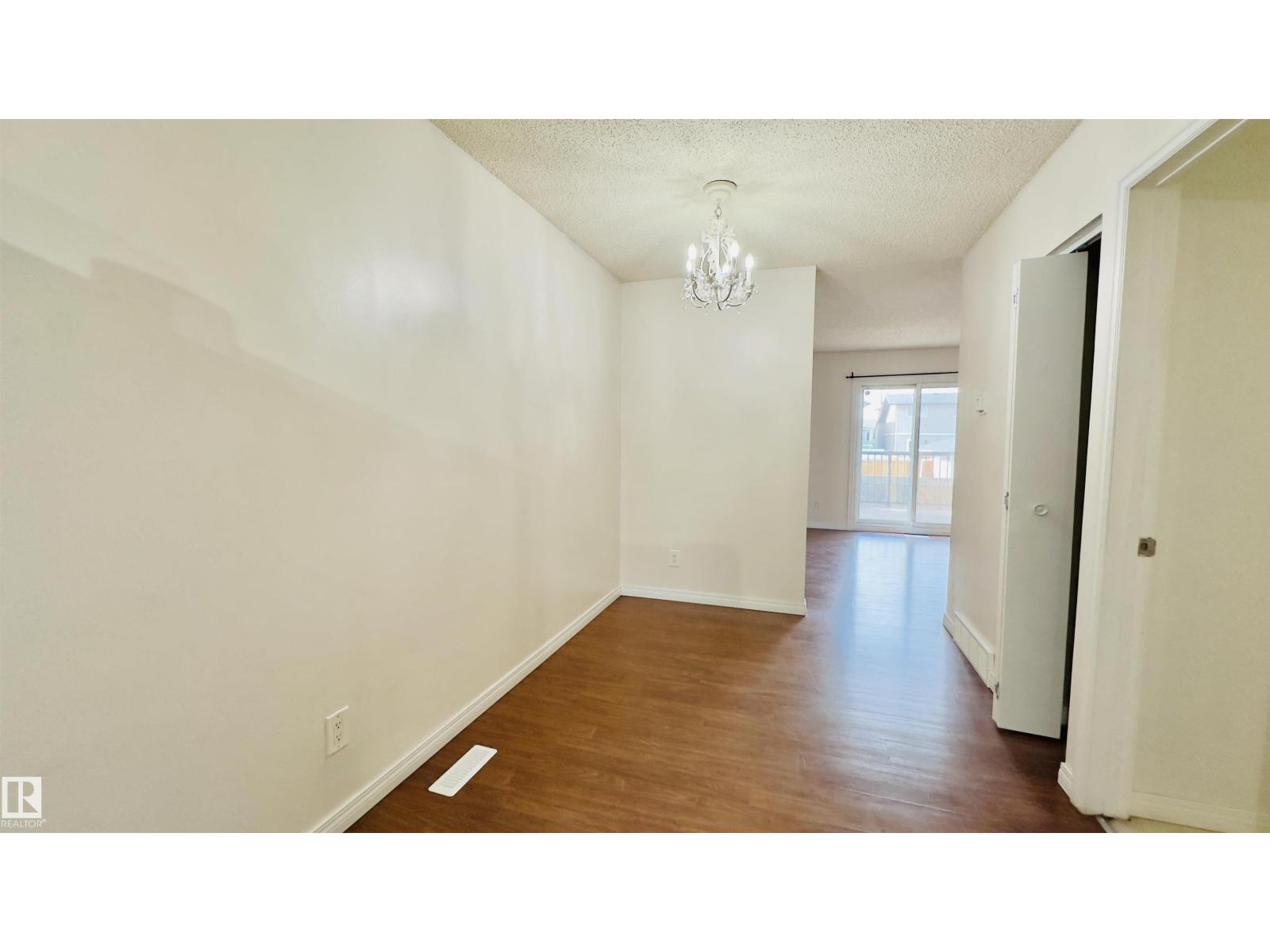 3609 43 AV NW — photo 16