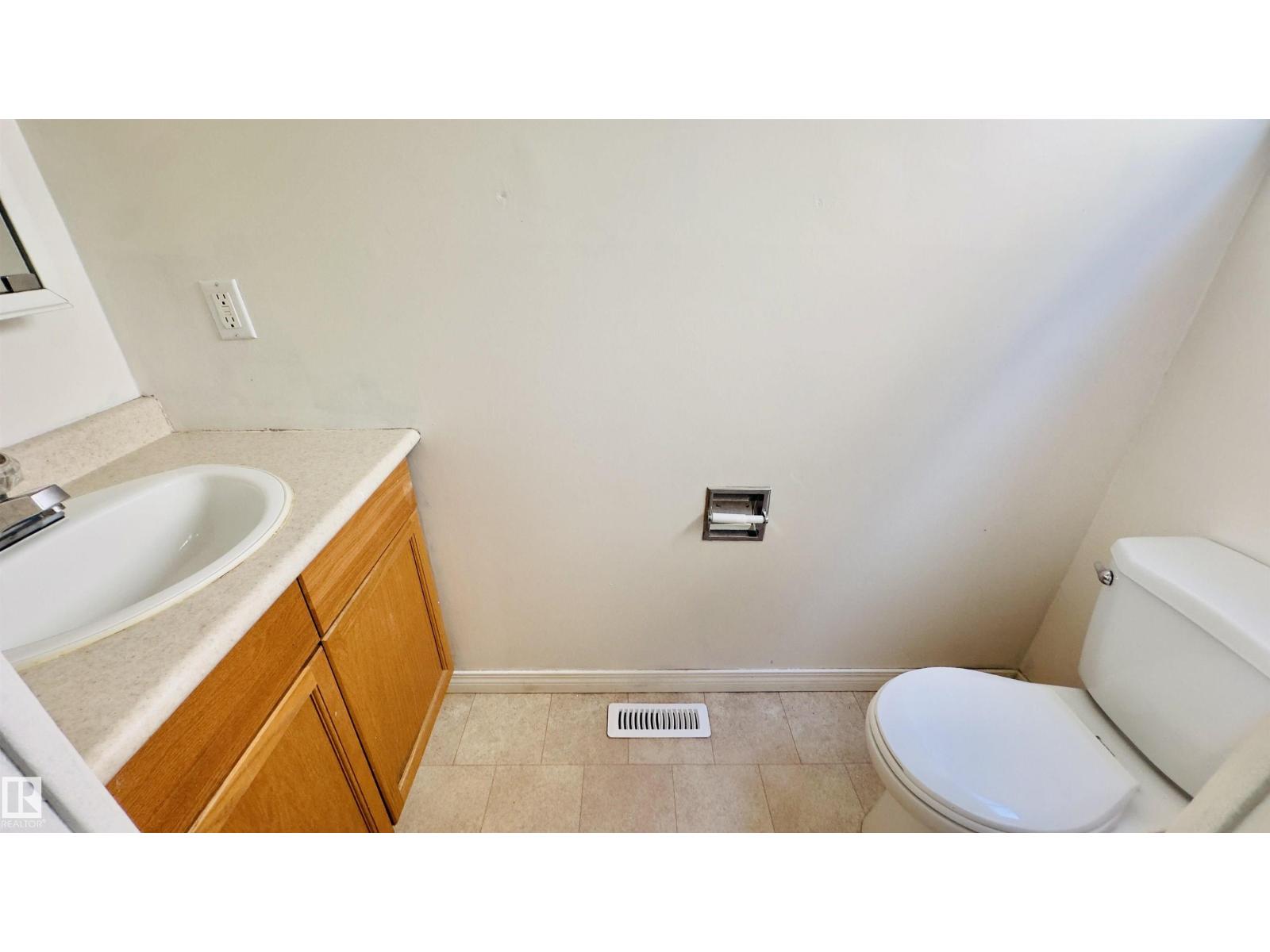 3609 43 AV NW — photo 18