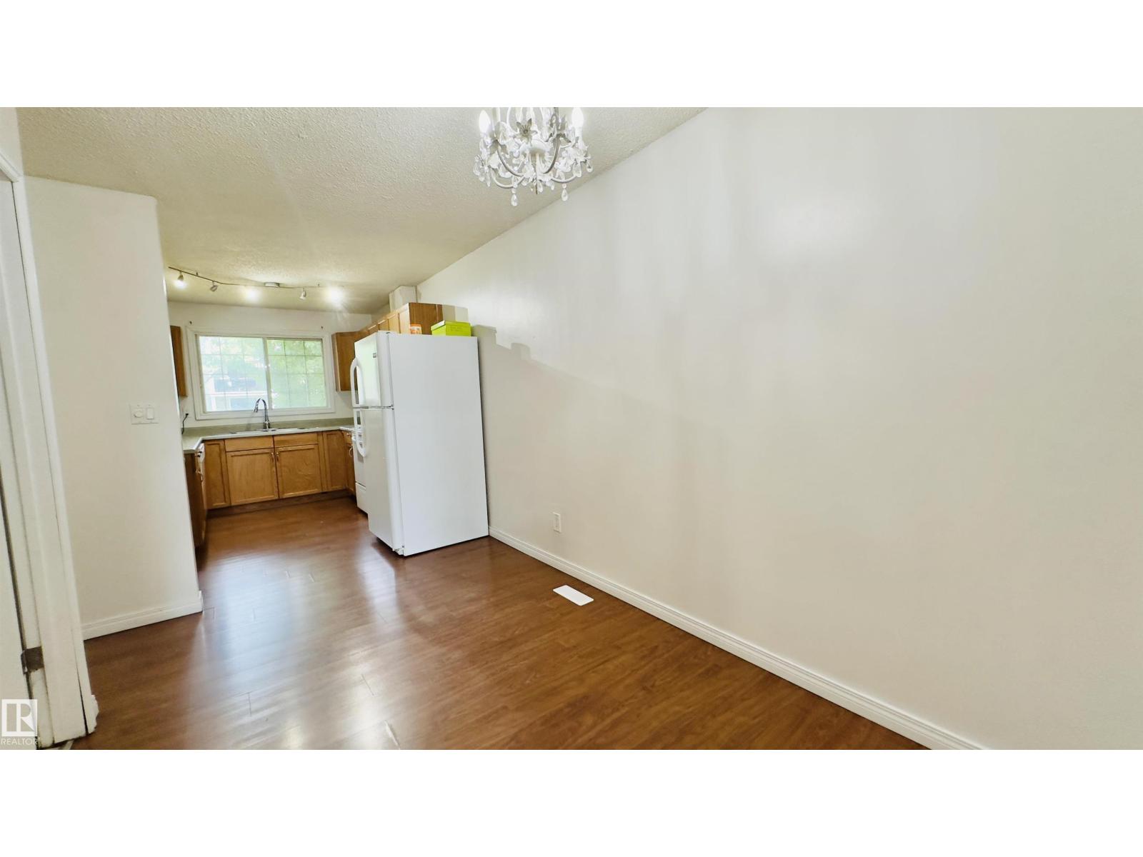 3609 43 AV NW — photo 19