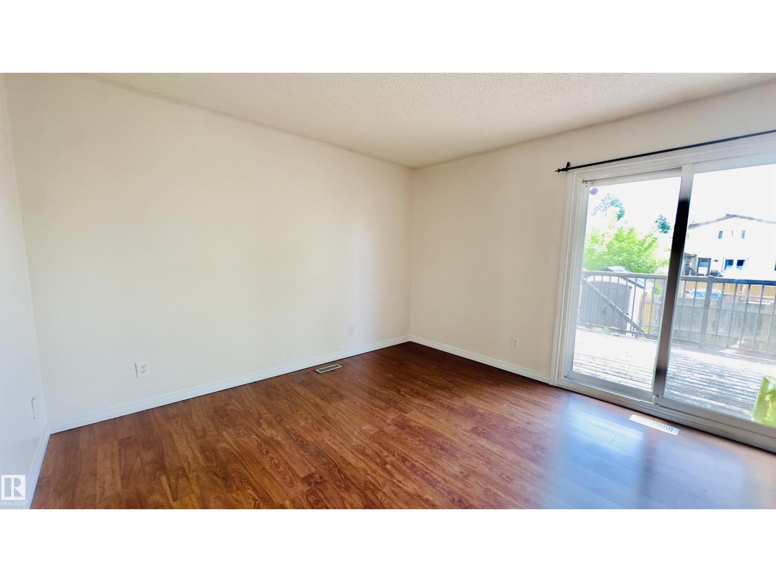 3609 43 AV NW — photo 20