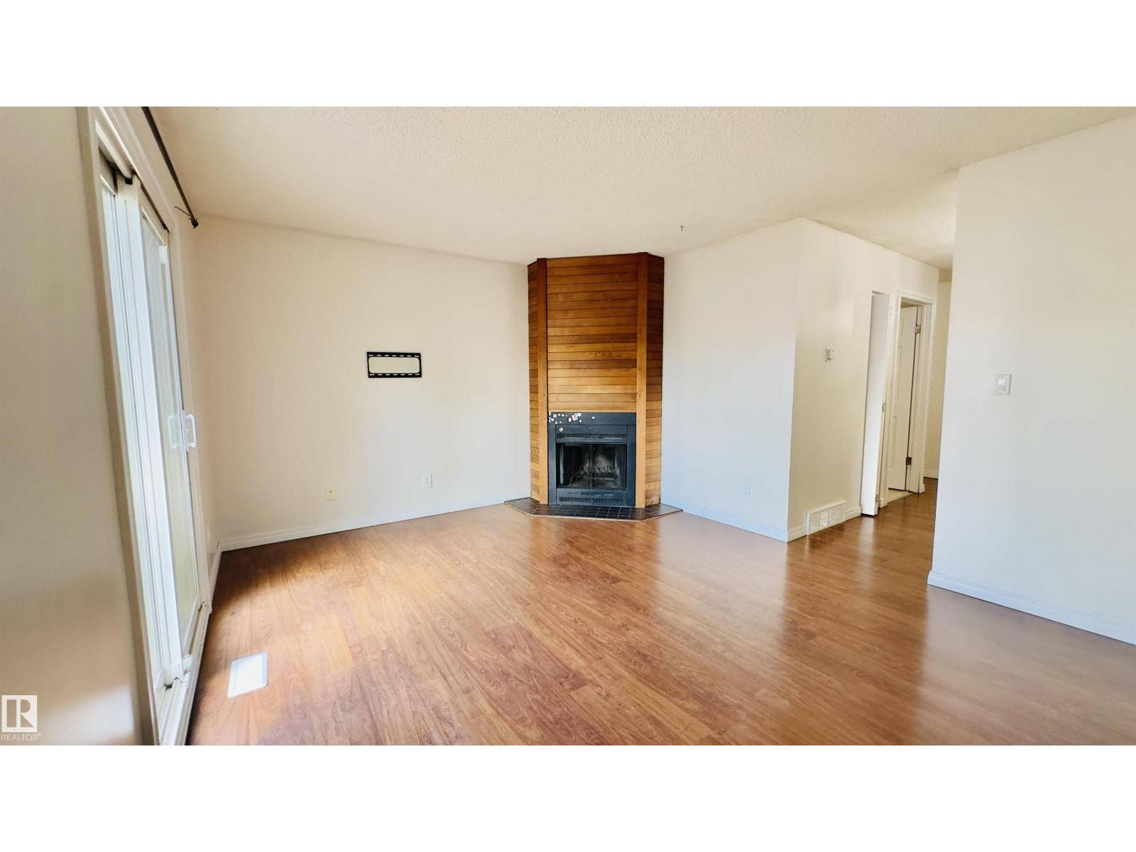 3609 43 AV NW — photo 21