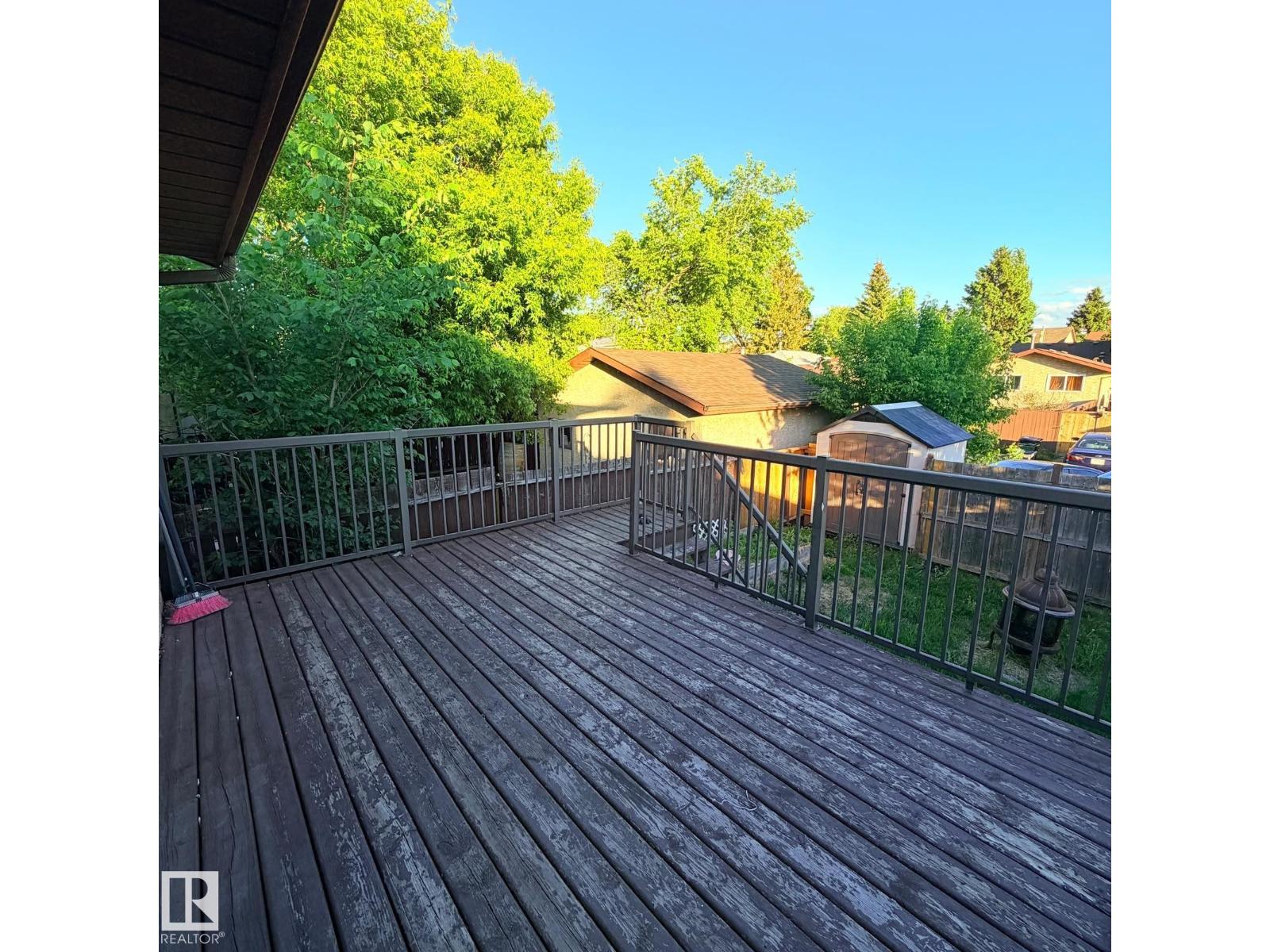 3609 43 AV NW — photo 27