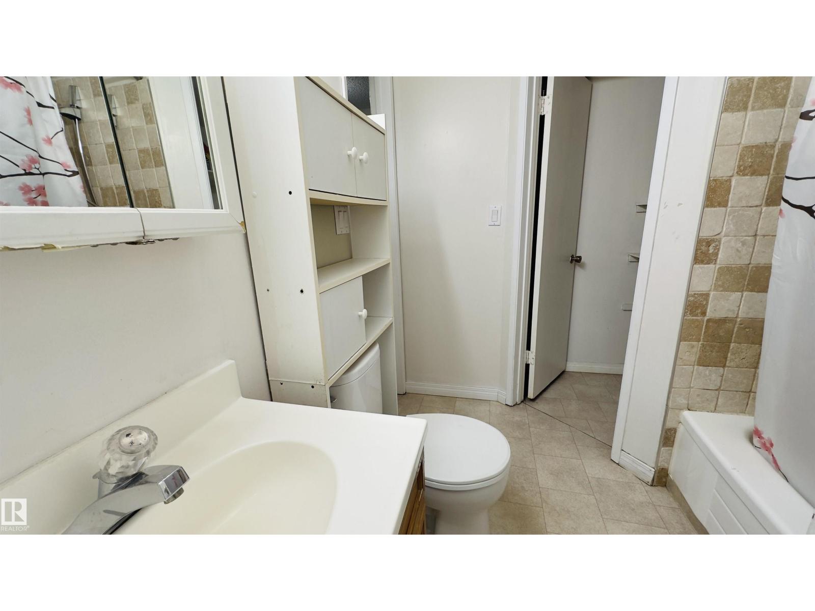 3609 43 AV NW — photo 6