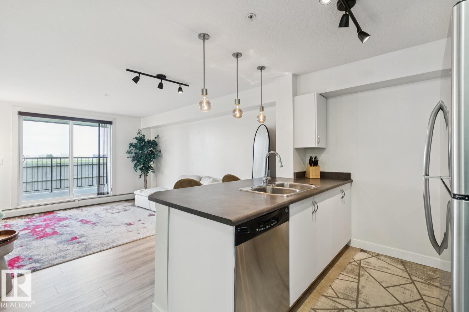 #126 920 156 ST NW NW - 4