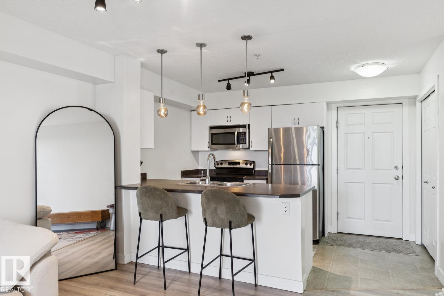 #126 920 156 ST NW NW - 5