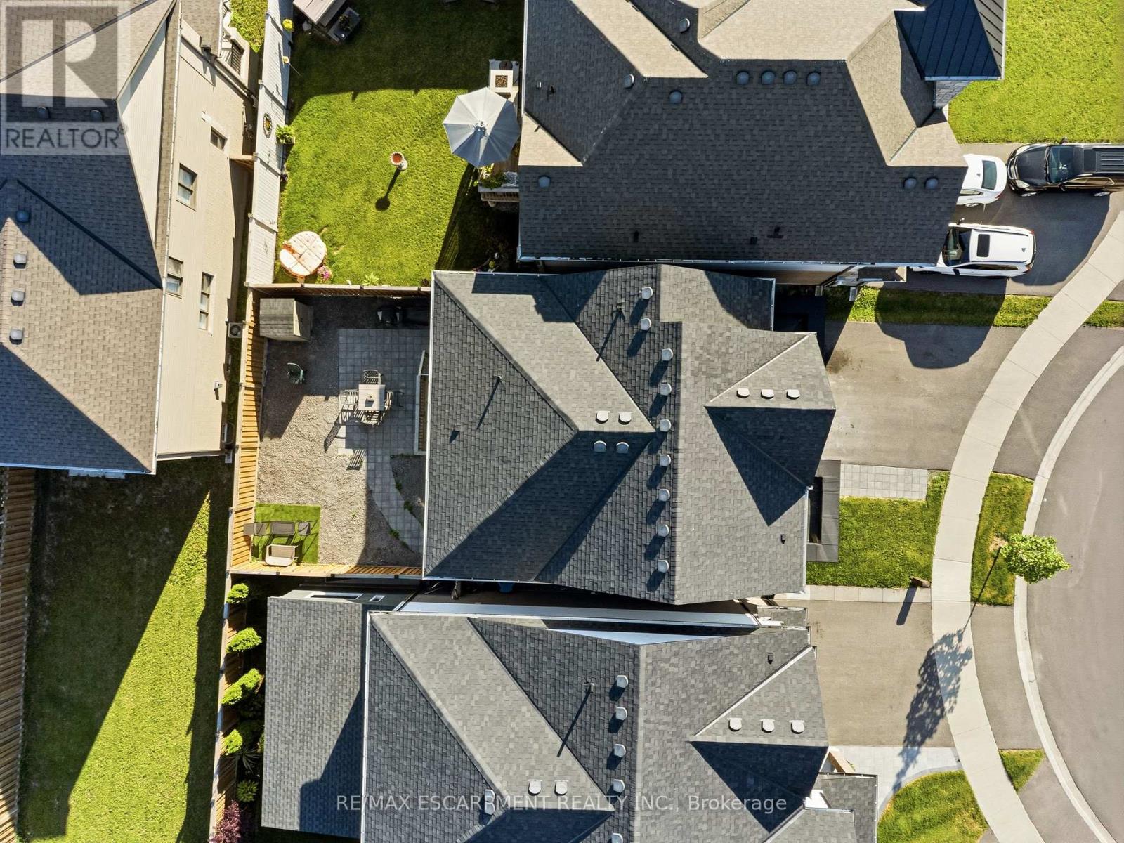 8 PINNACLE COURT - 30