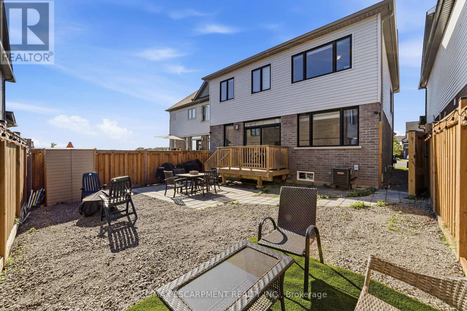 8 PINNACLE COURT - 38