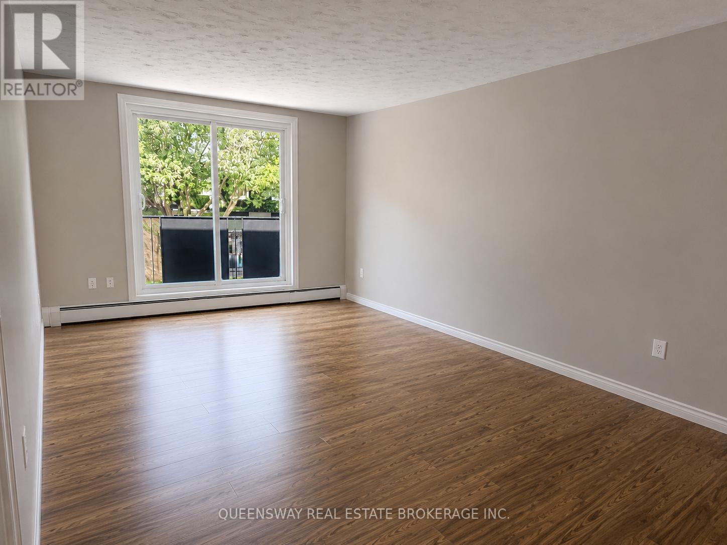 #306 601 BARBER AVENUE N - Image 4