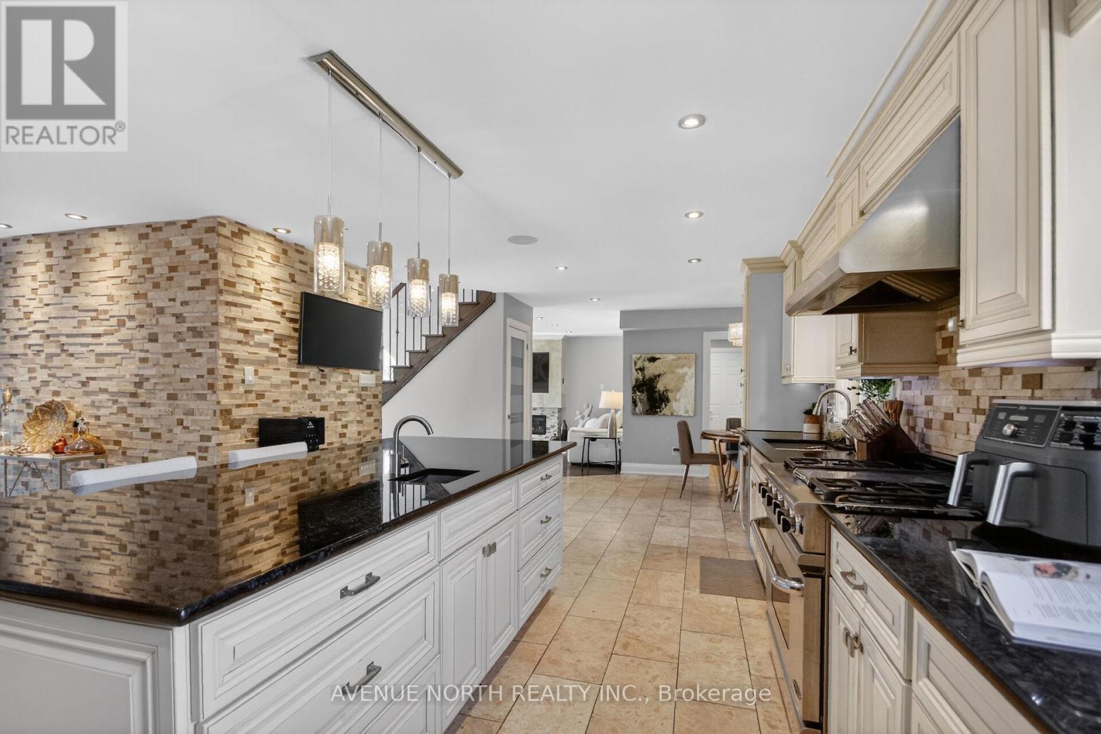 1317 CORNFIELD CRESCENT - 12