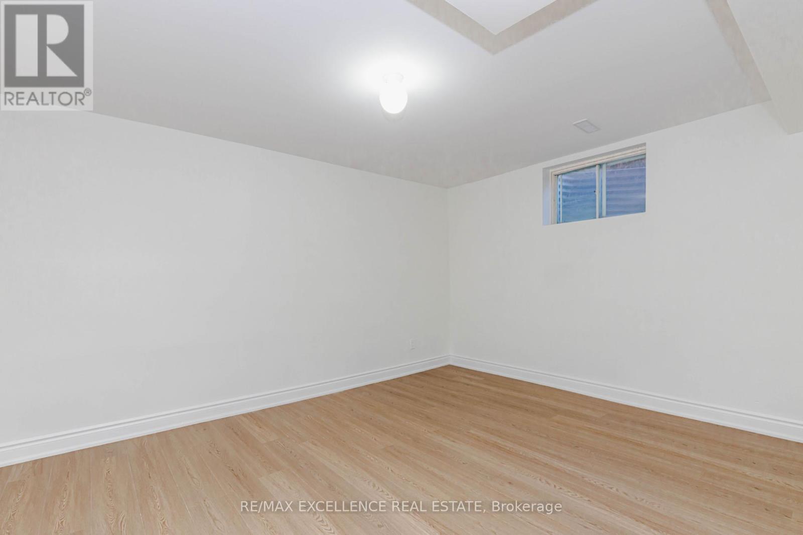 15 MAIDSTONE CRESCENT - 36