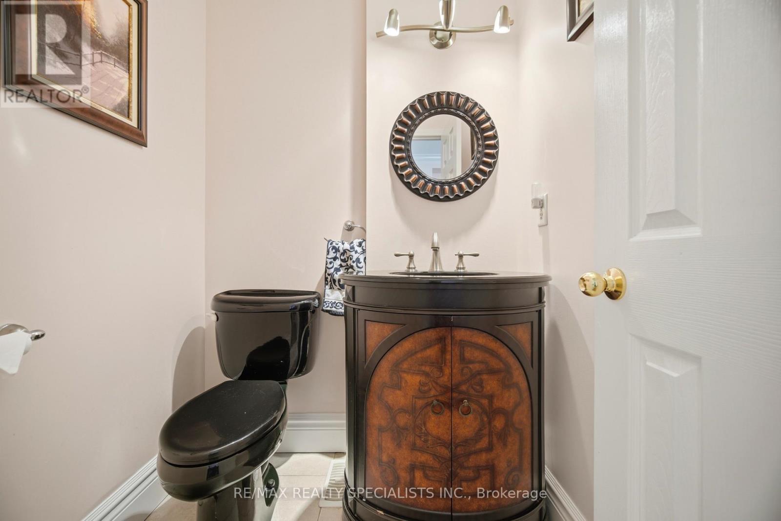 #1 3071 TREADWELLS DRIVE - 18