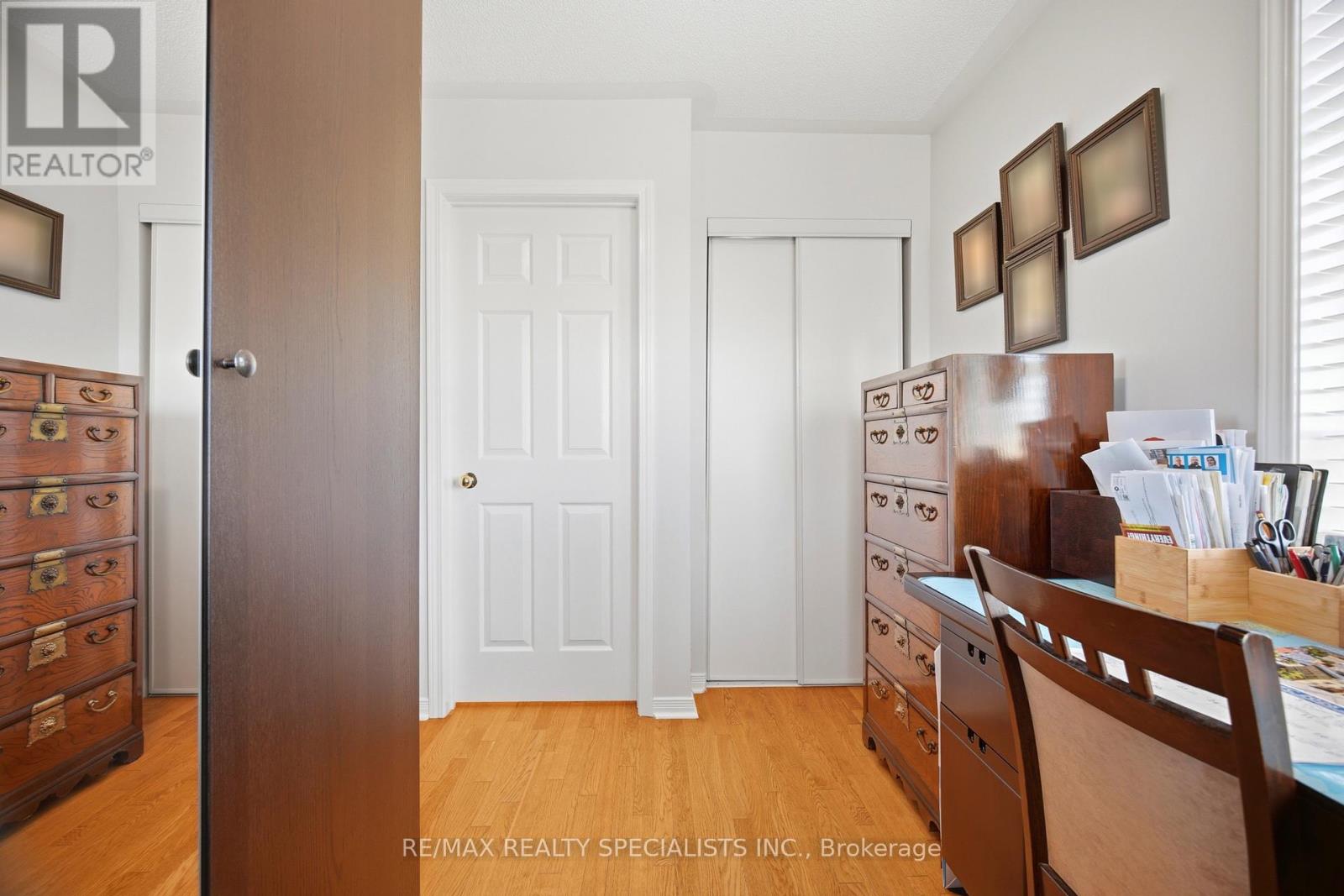 #1 3071 TREADWELLS DRIVE - 28