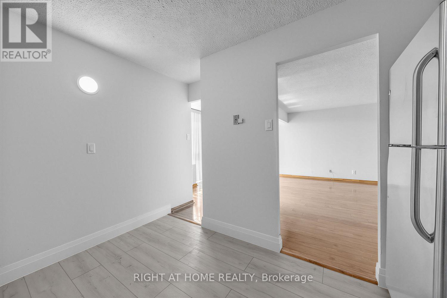 #1711 41 MARKBROOK LANE - 12