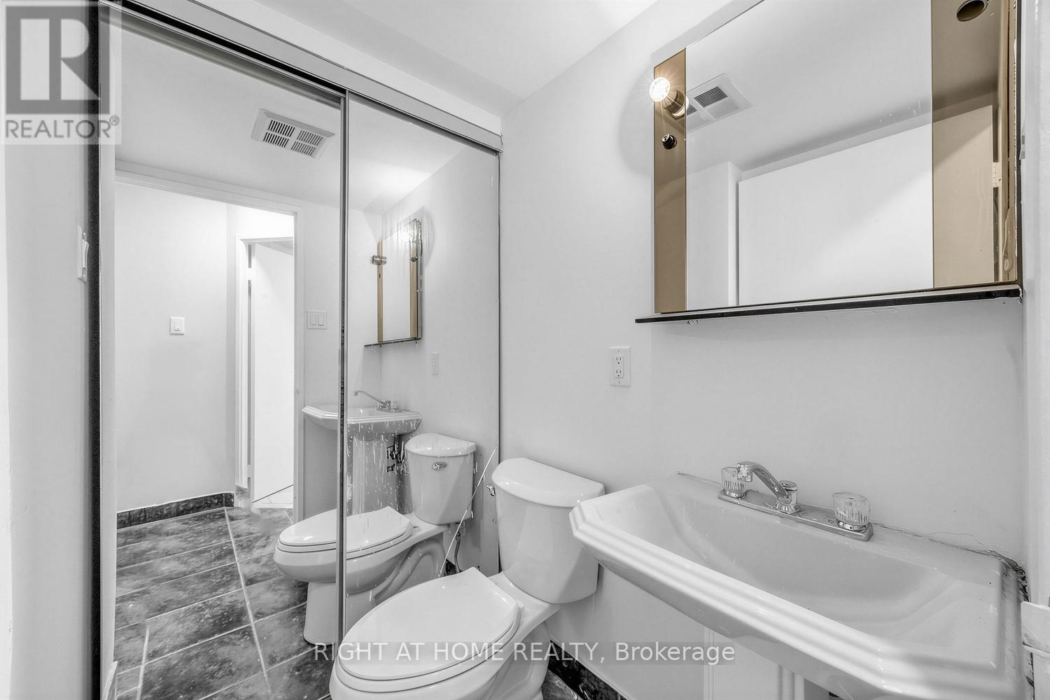 #1711 41 MARKBROOK LANE - 13