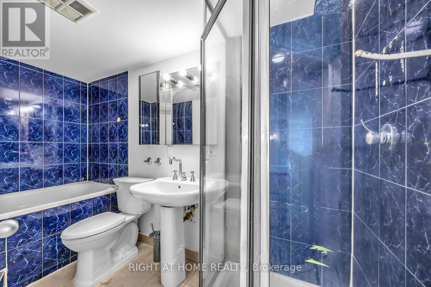 #1711 41 MARKBROOK LANE - 14