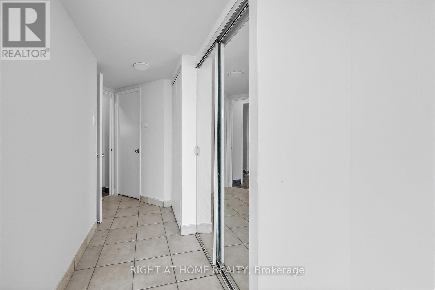 #1711 41 MARKBROOK LANE - 16