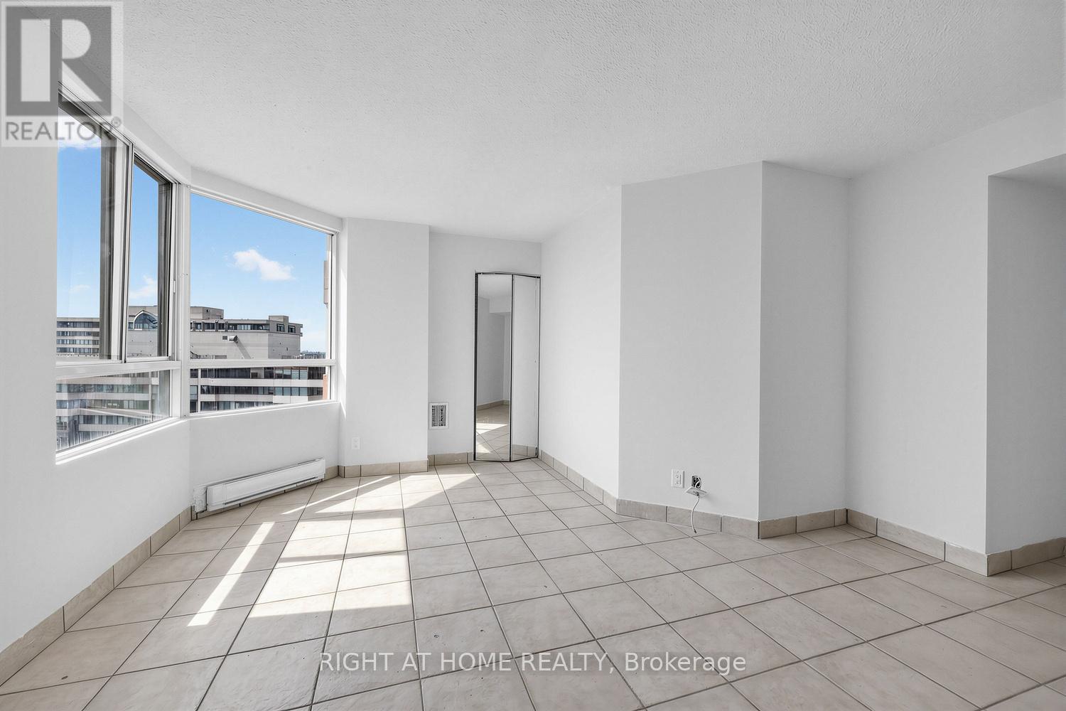 #1711 41 MARKBROOK LANE - 19