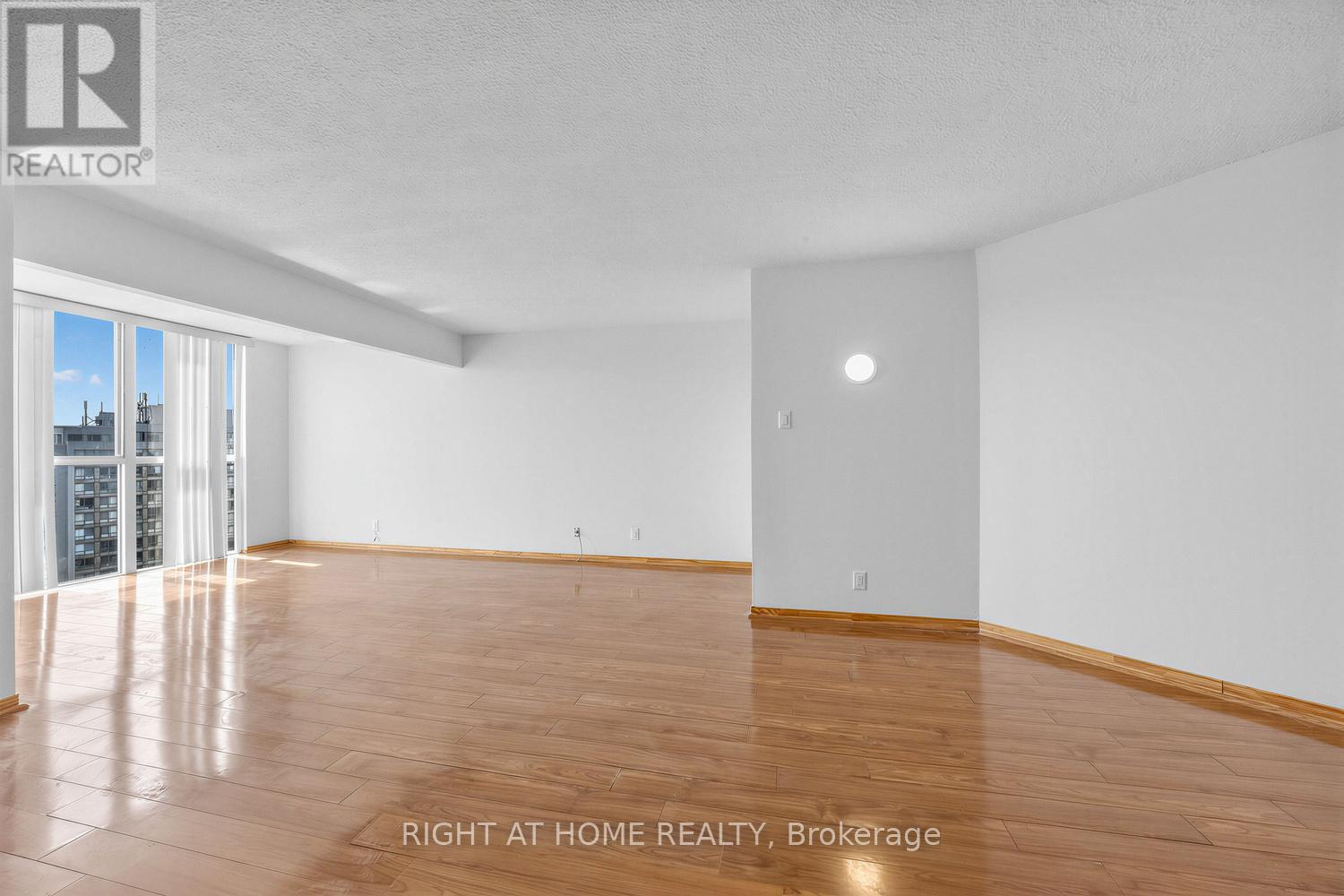 #1711 41 MARKBROOK LANE - 2