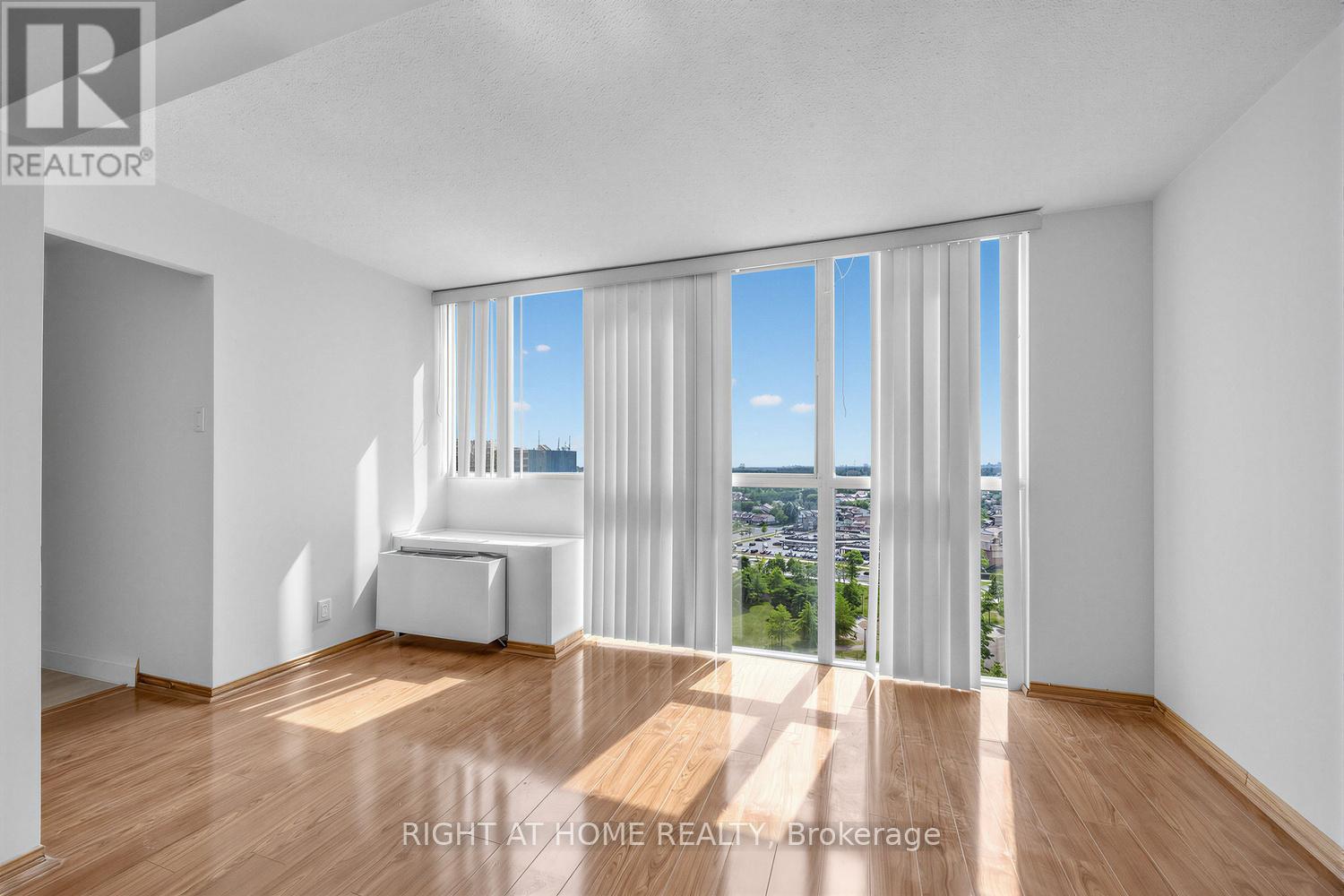 #1711 41 MARKBROOK LANE - 24