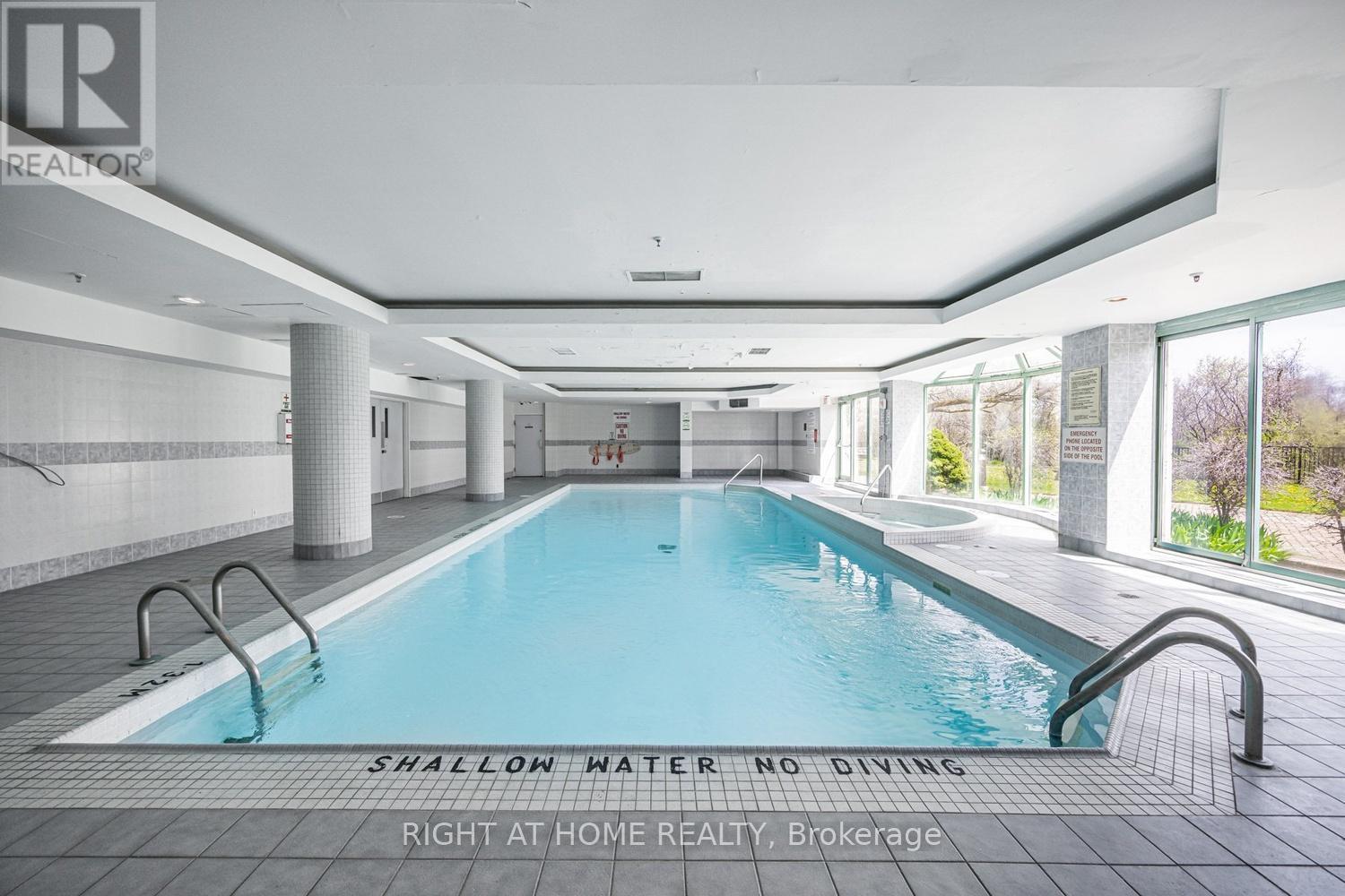 #1711 41 MARKBROOK LANE - 30