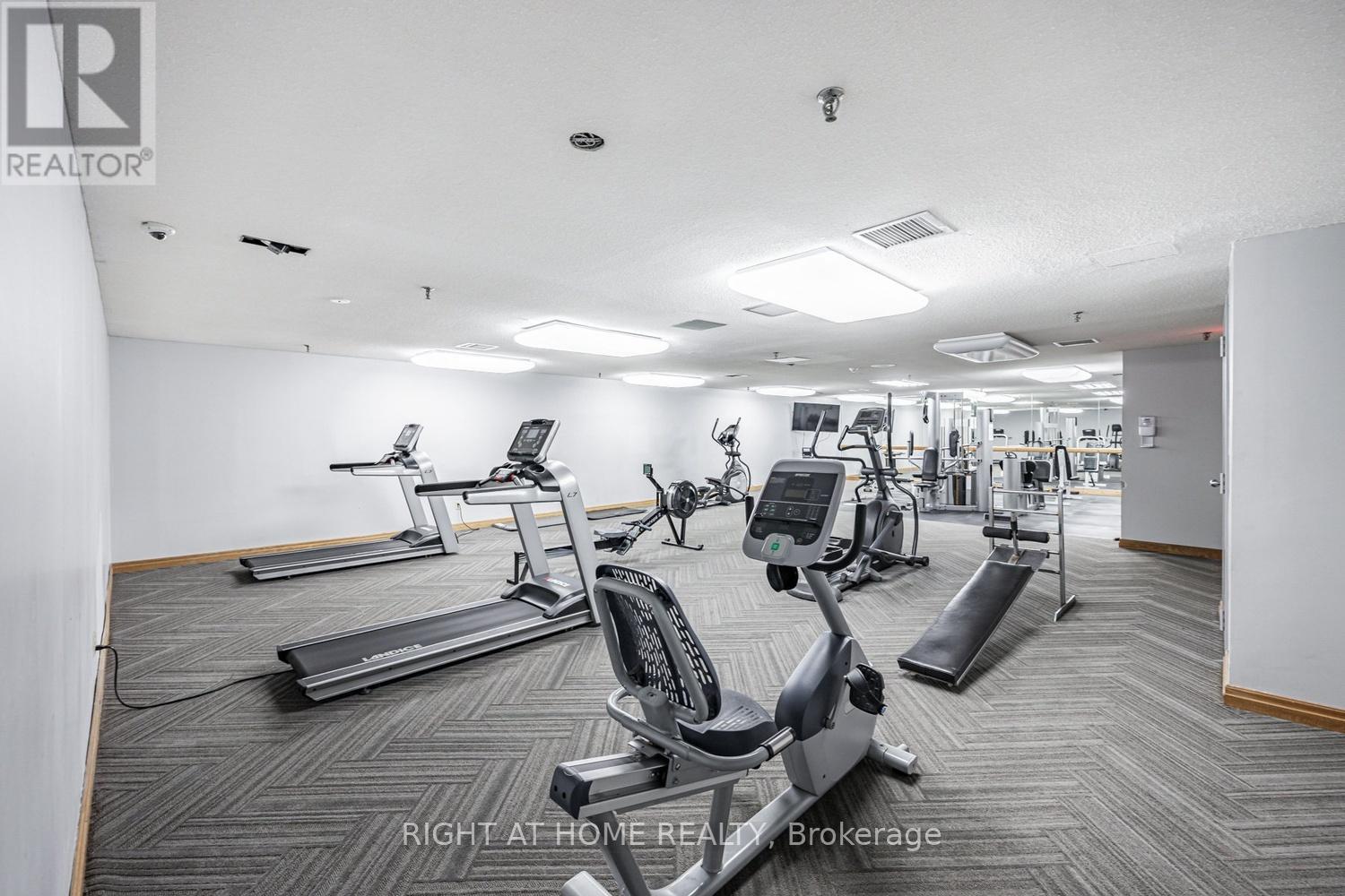 #1711 41 MARKBROOK LANE - 32