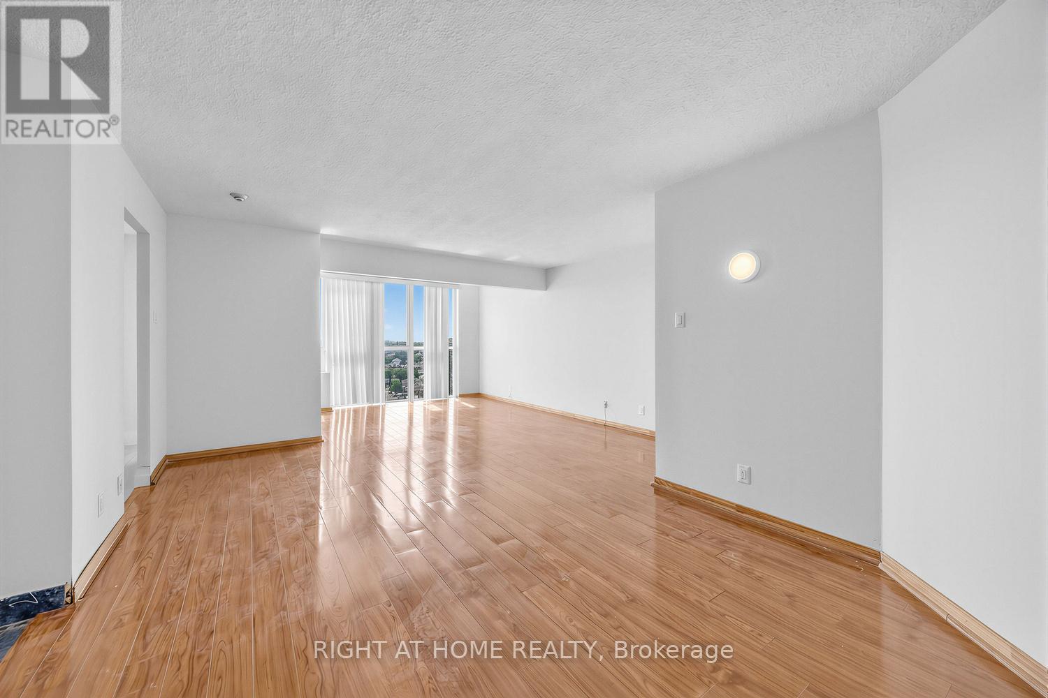 #1711 41 MARKBROOK LANE - 5