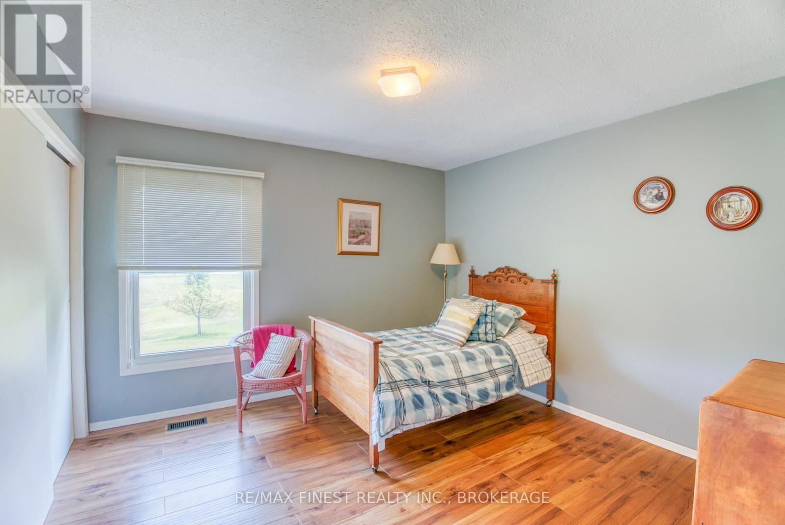 1286 BROCK ROAD - 23