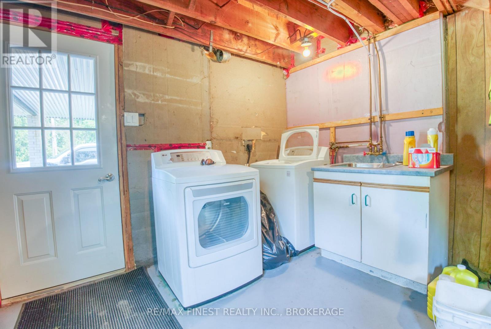 1286 BROCK ROAD - 32