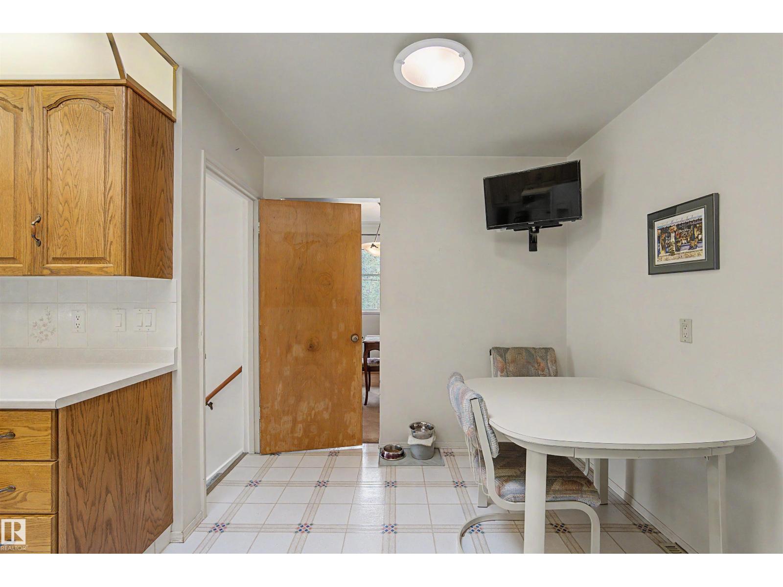 10647 147 ST NW — photo 31