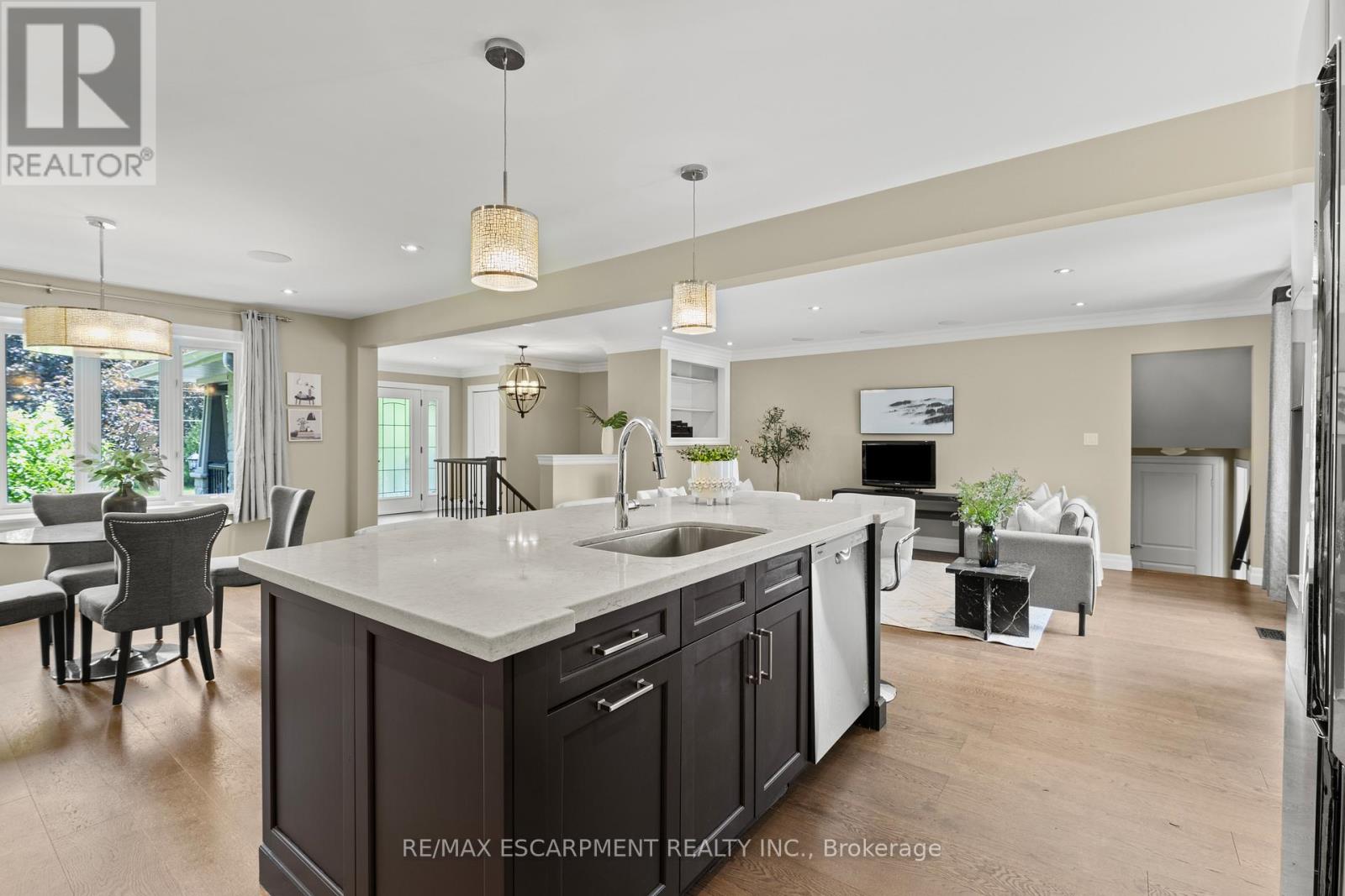 404 HAMILTON DRIVE - Image 12
