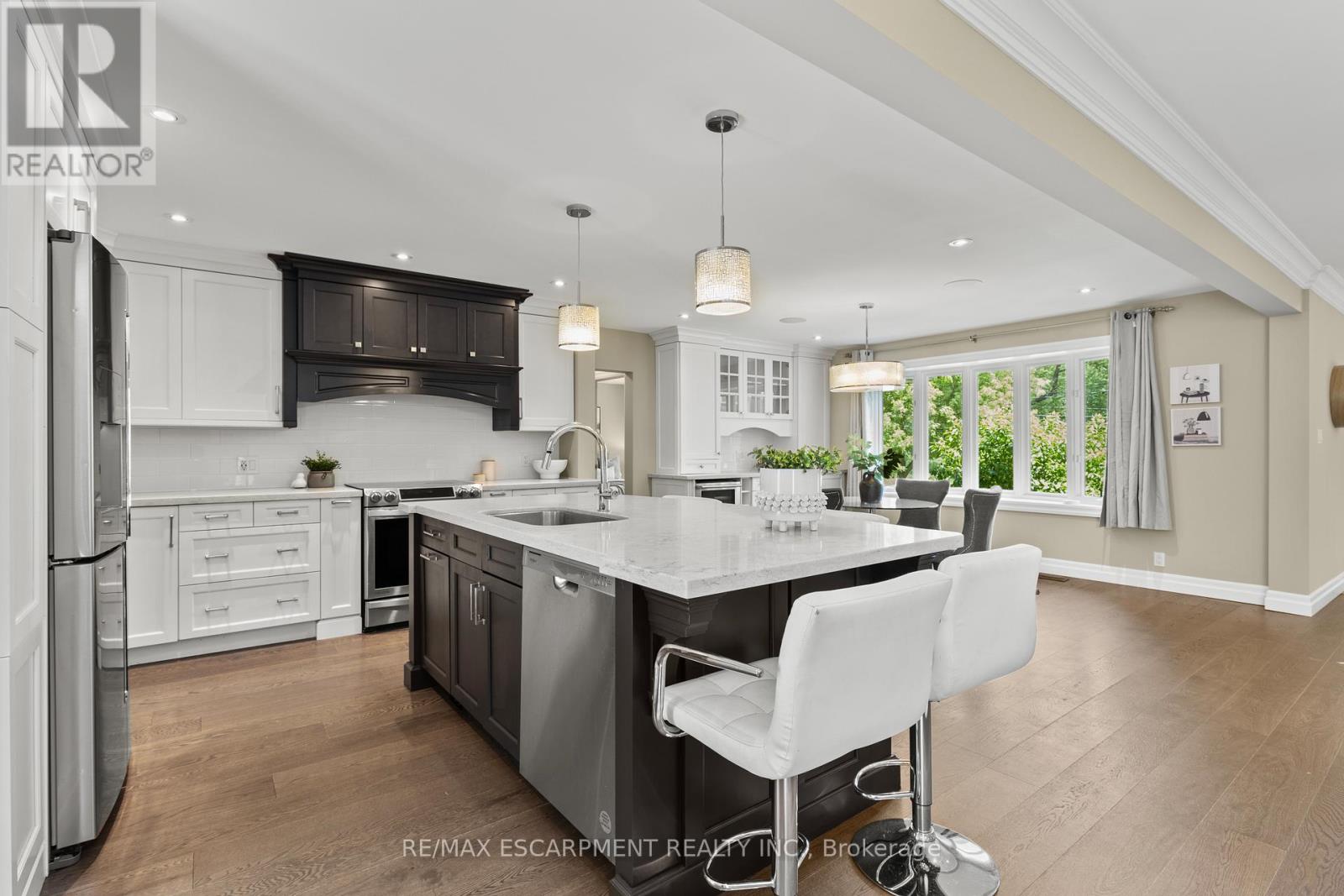 404 HAMILTON DRIVE - 13