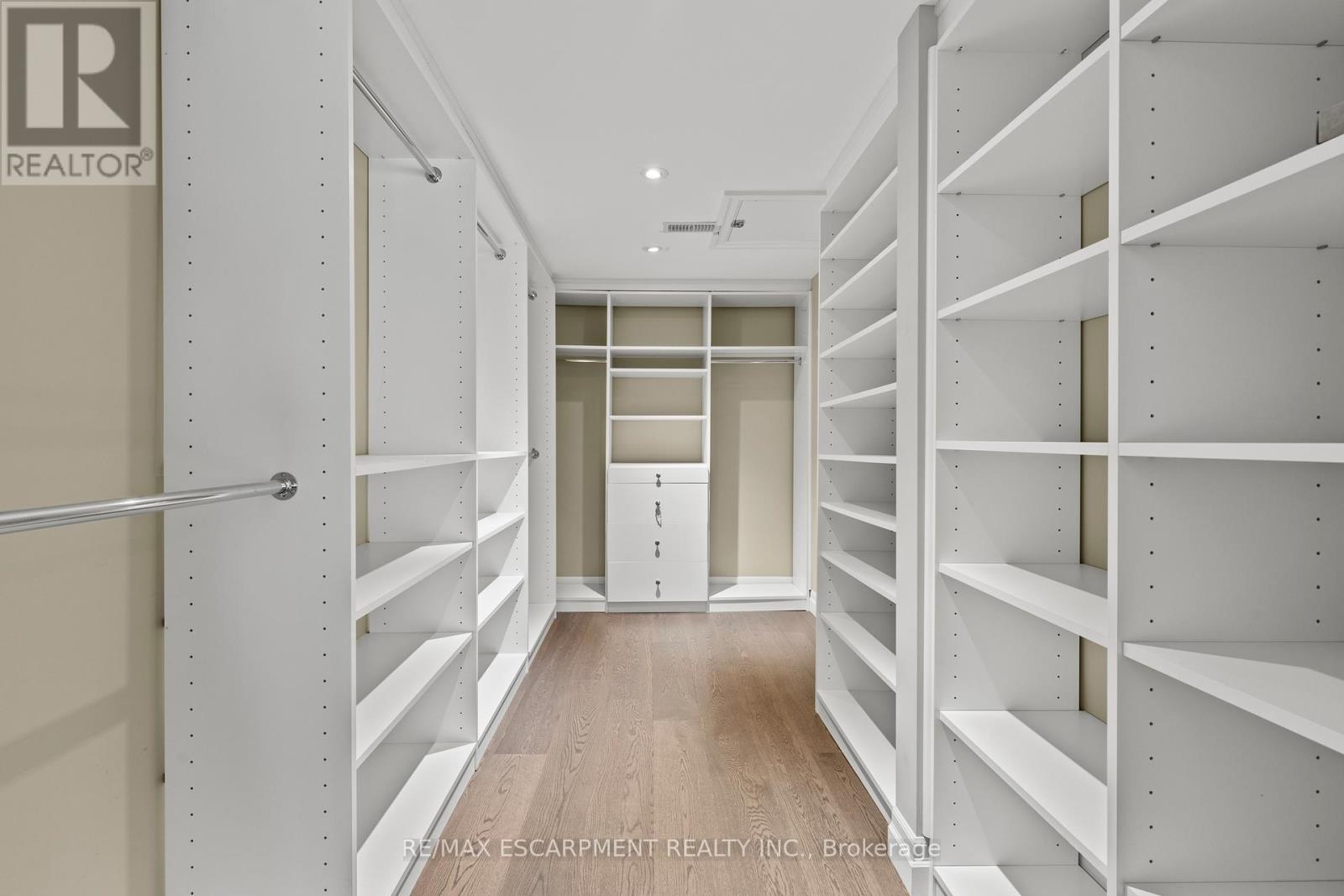 404 HAMILTON DRIVE - Image 17