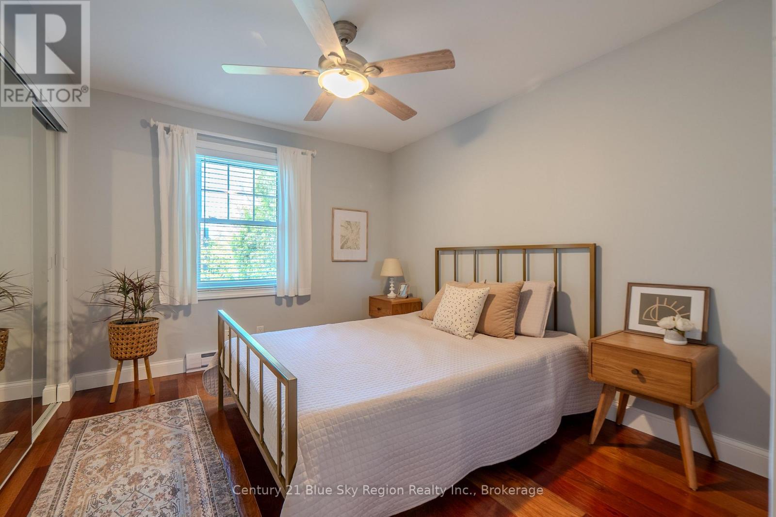 897 MAIN STREET W - 30