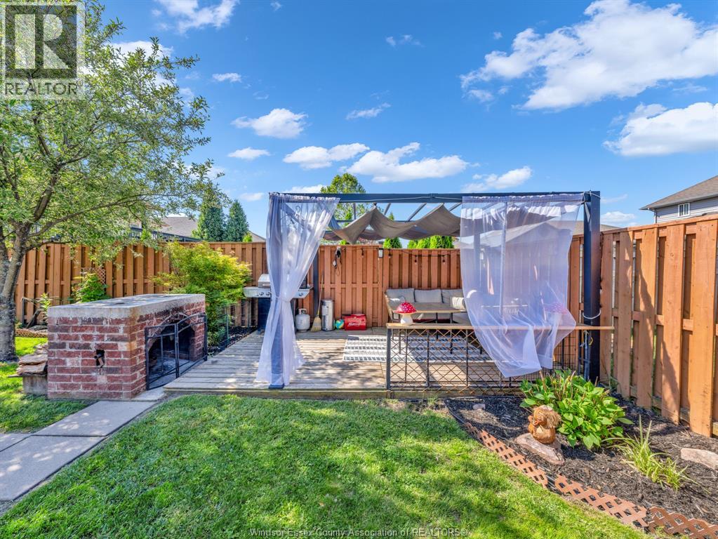 1045 CLOVER AVENUE - 24