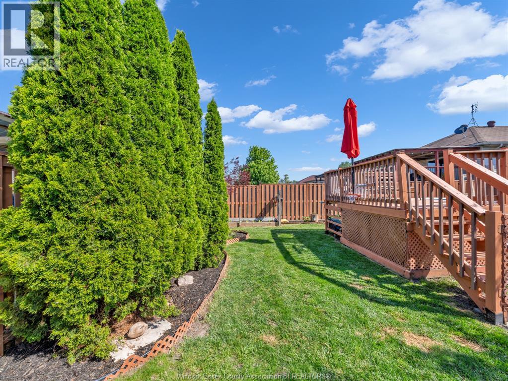 1045 CLOVER AVENUE - 26