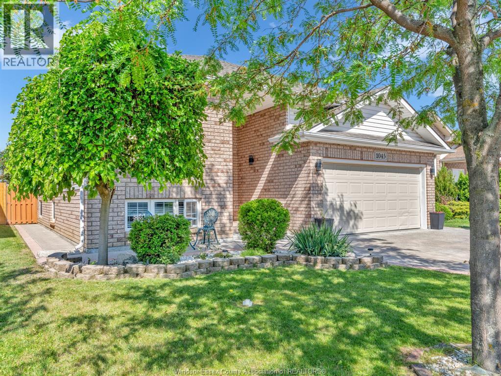 1045 CLOVER AVENUE - 27