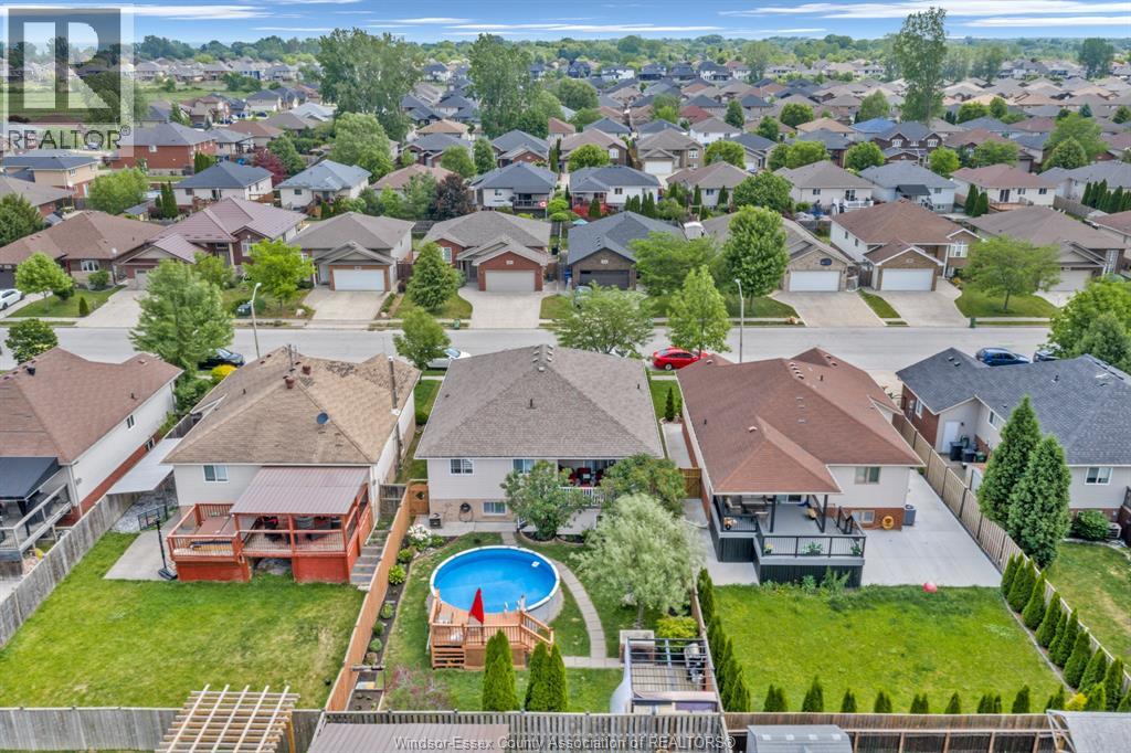 1045 CLOVER AVENUE - 4