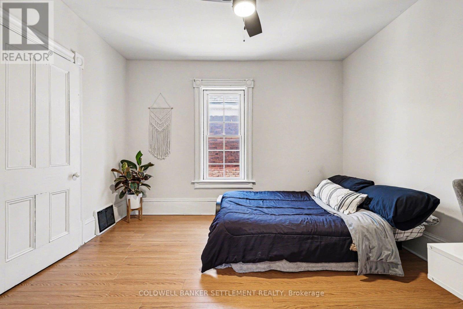 88 RUSSELL STREET E - 18