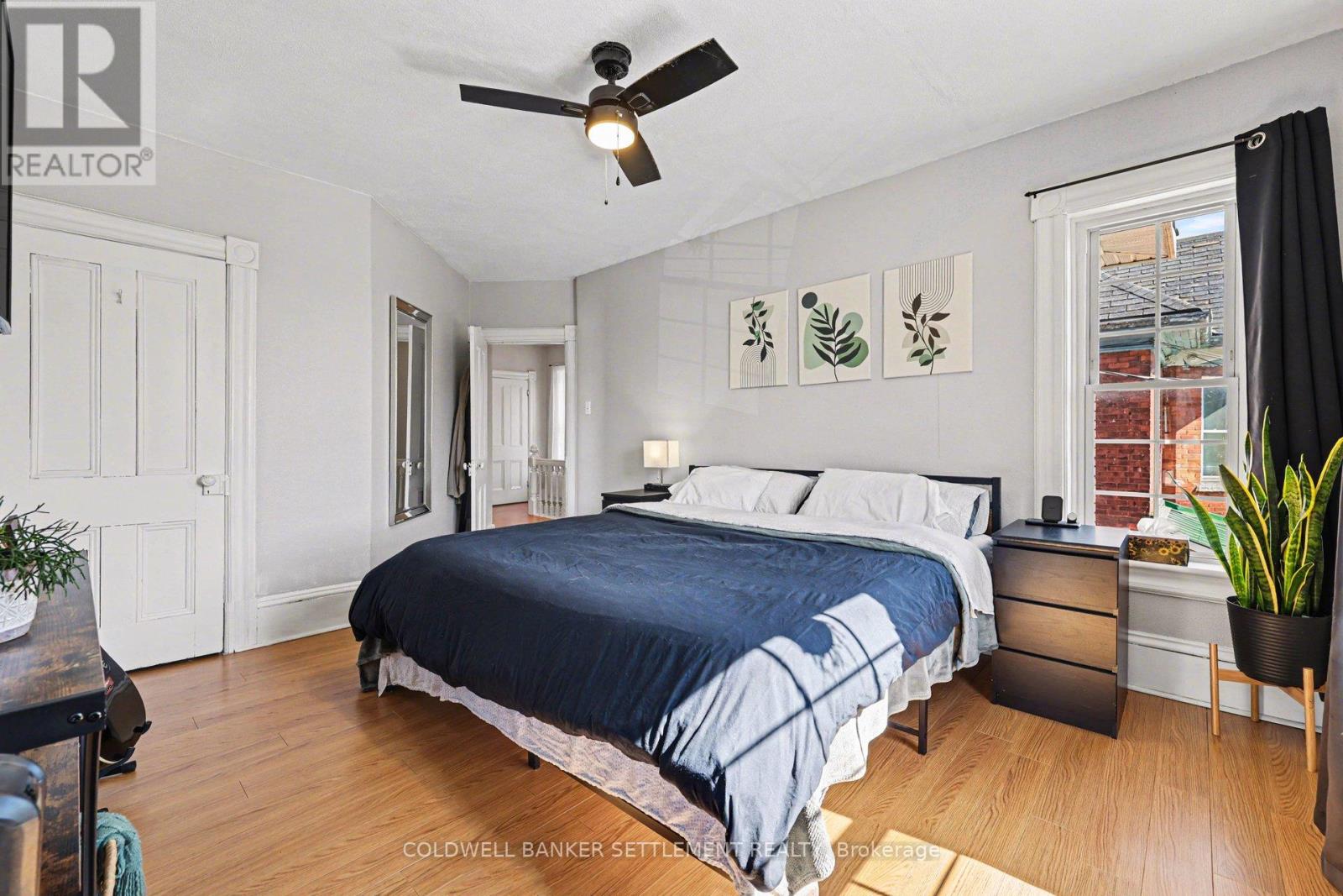88 RUSSELL STREET E - 21
