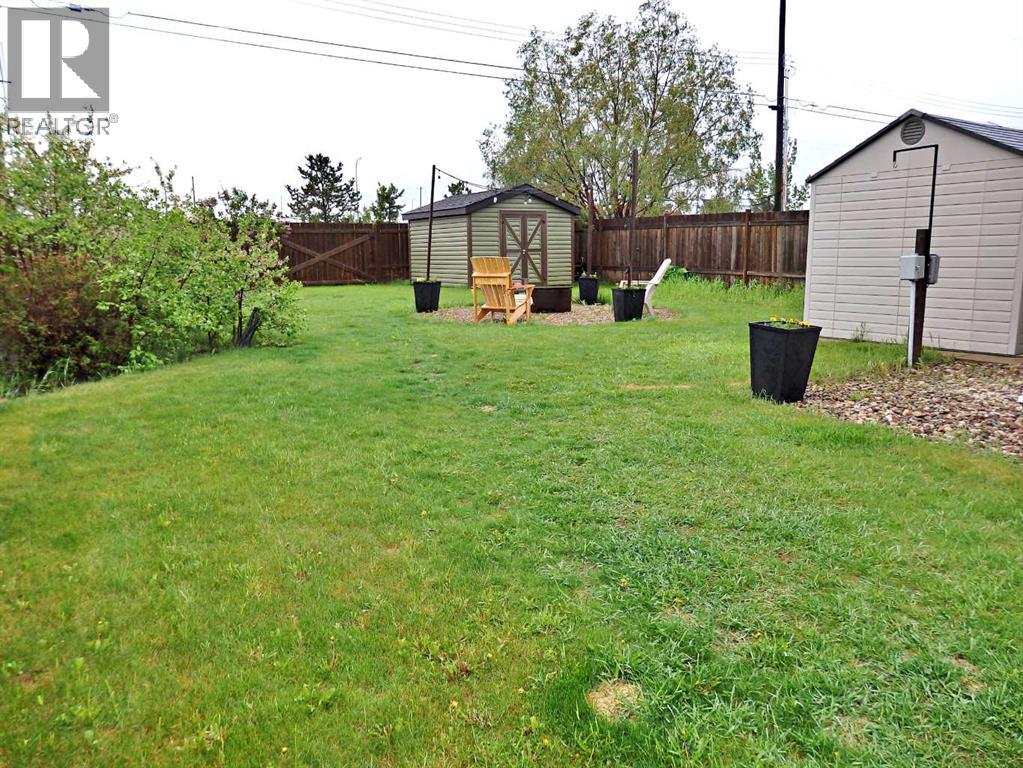5007 44 Avenue - 29