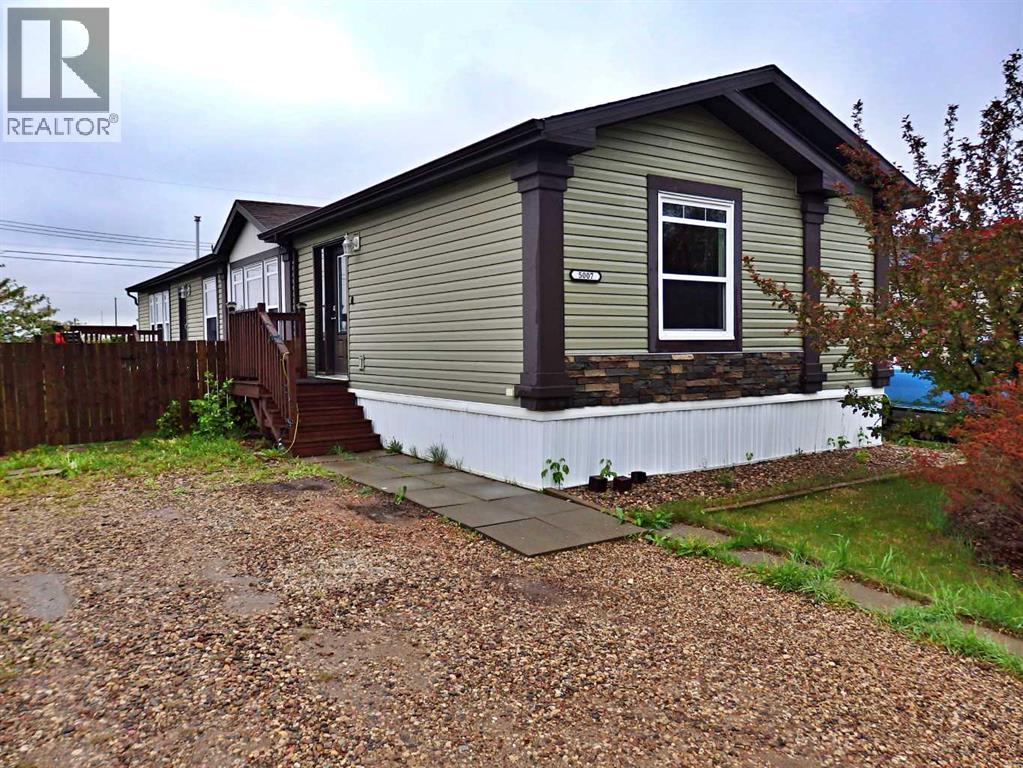 5007 44 Avenue - 35