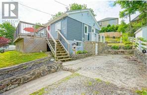 61 BRADLEY STREET - 2