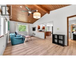 Family room - 7346 Harrop Procter Road, Procter, BC V1L6R4 Photo 8