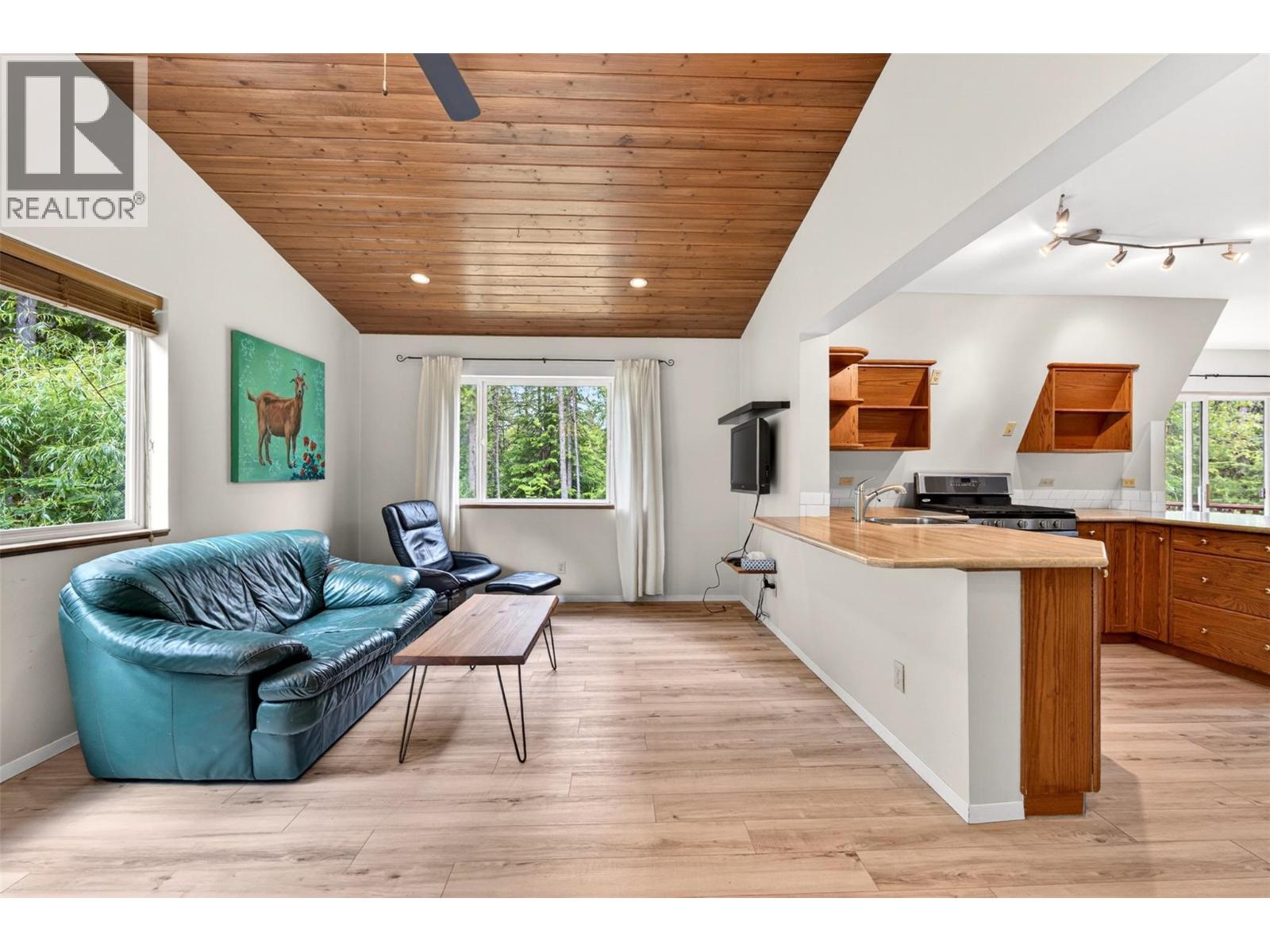 7346 Harrop Procter Road - 9